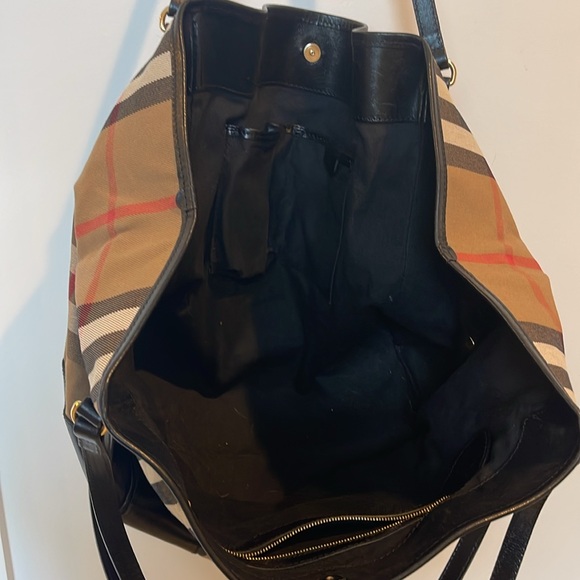 Burberry Haymarket Check tote with leather bottom and dust bag - Picture 5 of 17